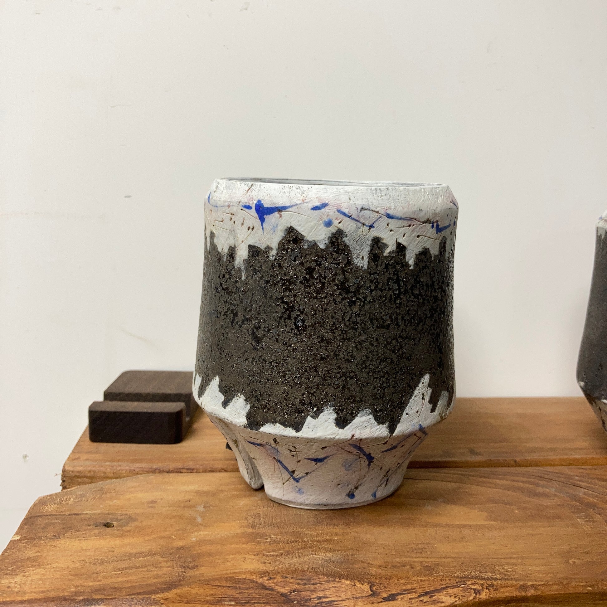 [ HIDEAKI NUMANO 沼野秀章 ] 笠間焼 植木鉢 刻ム音 (青) M TALL Φ7.5cm No.2022122407
